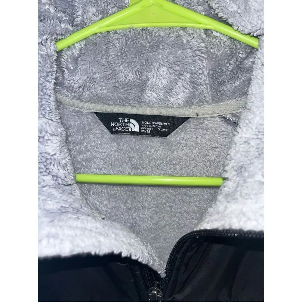 The Northface fuzzy jacket - Picture 7 of 7